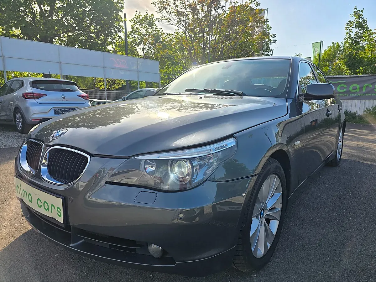 BMW 5 Series 2004 photo 2