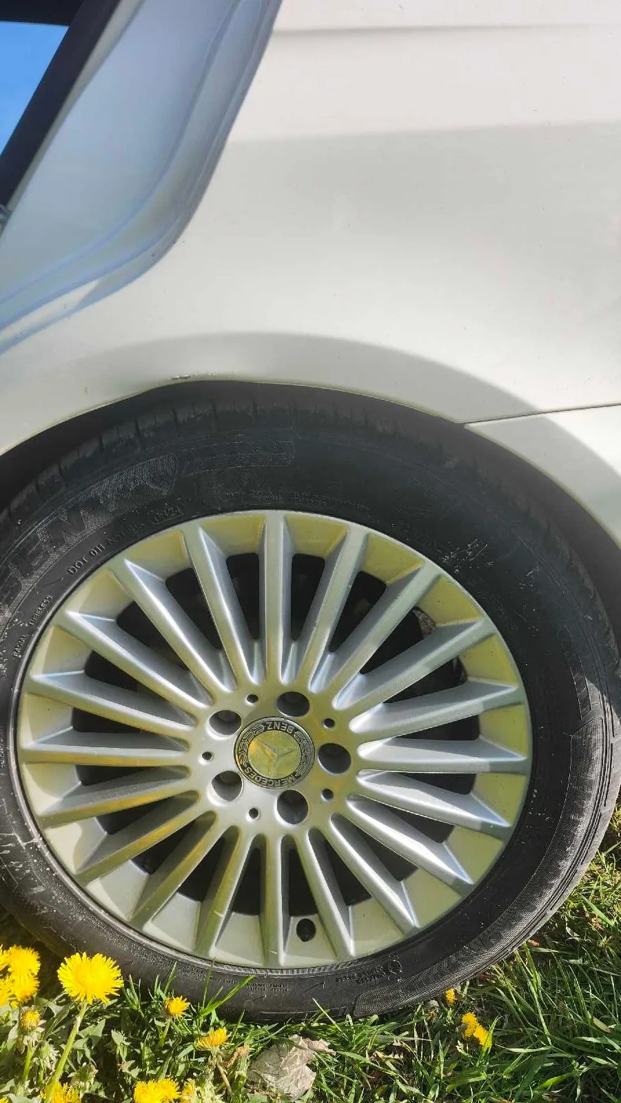 Mercedes-Benz E-Class 2011 photo 3