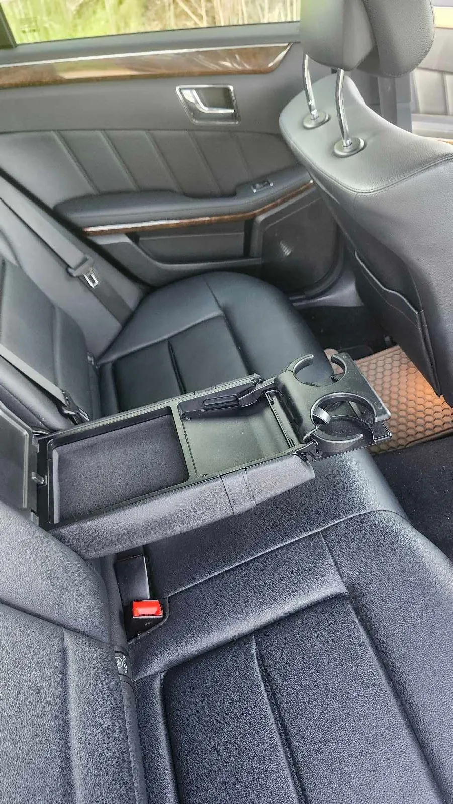 Mercedes-Benz E-Class 2011 photo 4