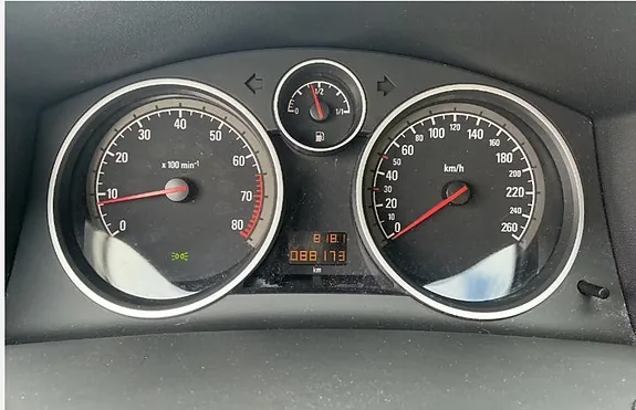 Opel Astra 2010 photo 5