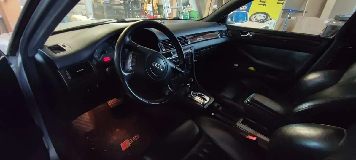 Audi A6 2000 photo 2
