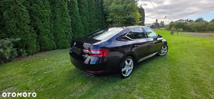 Skoda Superb 2016 photo 4