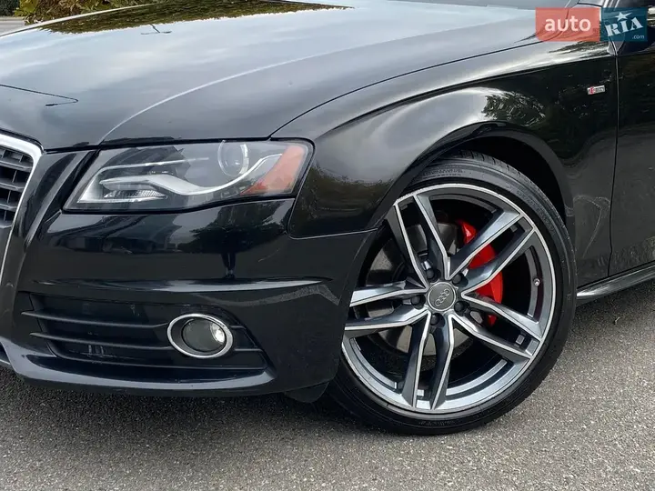 Audi A4 2011 photo 4