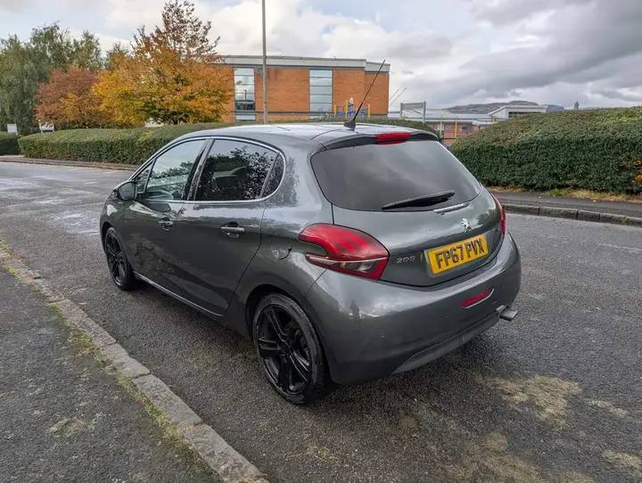 Peugeot 208 2017 photo 3