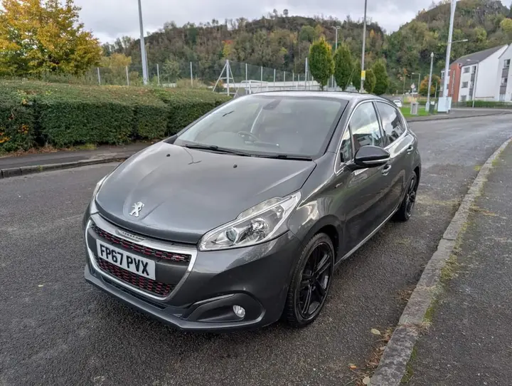 Peugeot 208 2017 photo 2