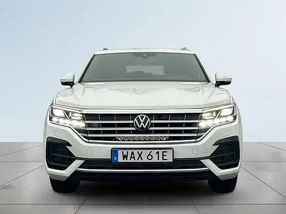 Volkswagen Touareg 2023 photo 2