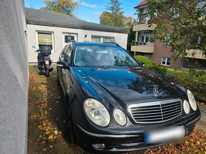 Mercedes-Benz W211