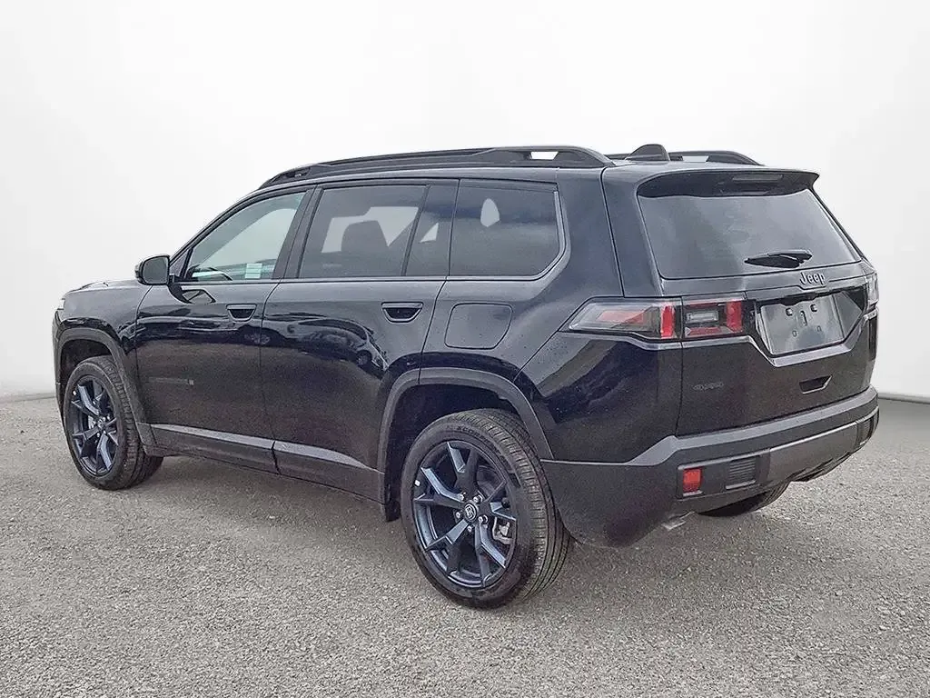 Jeep Cherokee 2026 photo 3