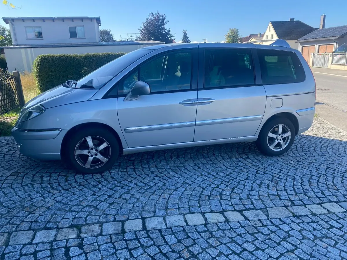 Citroen C8 2012 photo 2