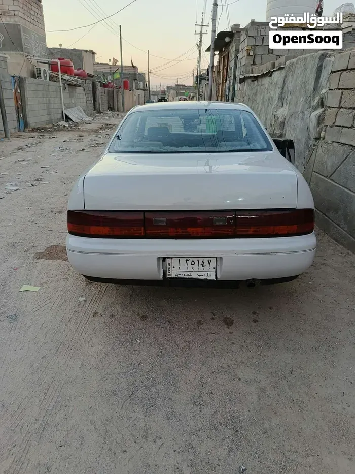 Toyota Crown 1993 photo 2