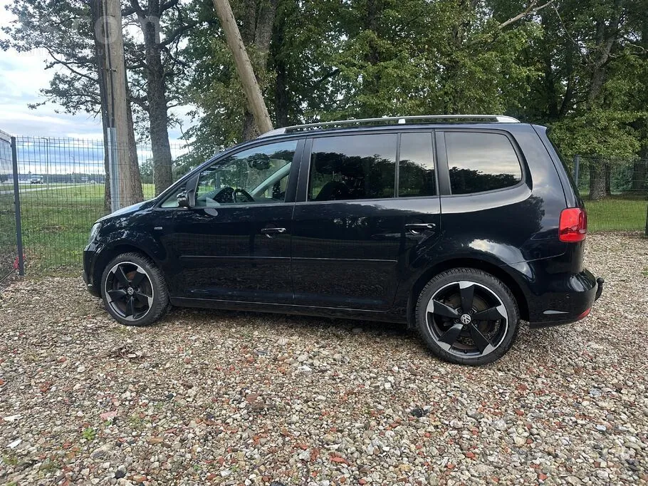 Volkswagen Touran 2013 photo 4