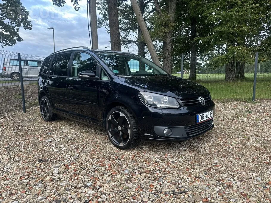 Volkswagen Touran 2013 photo 2