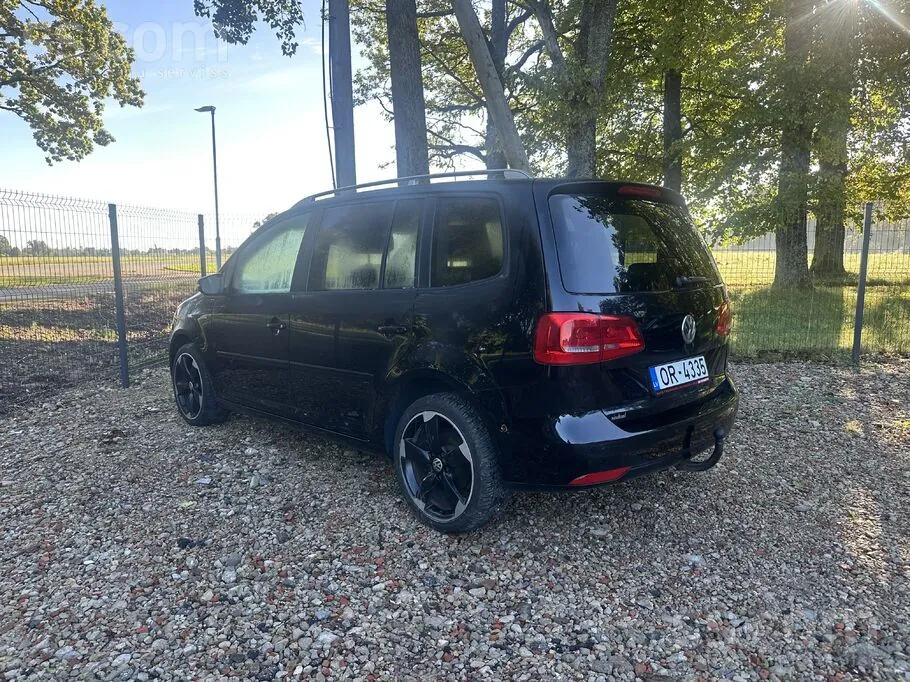 Volkswagen Touran 2013 photo 5