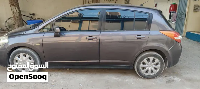 Nissan Tiida 2009 photo 4