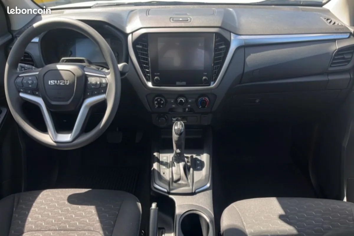Isuzu D-Max 2026 photo 3