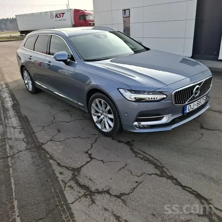 Volvo V90