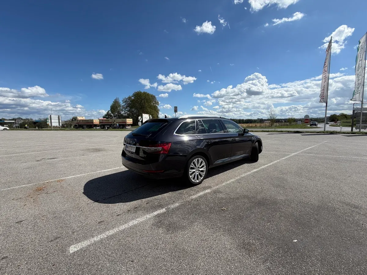 Skoda Superb 2021 photo 3