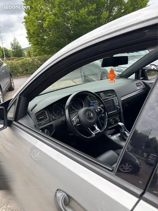 Volkswagen Golf 2015 photo 2