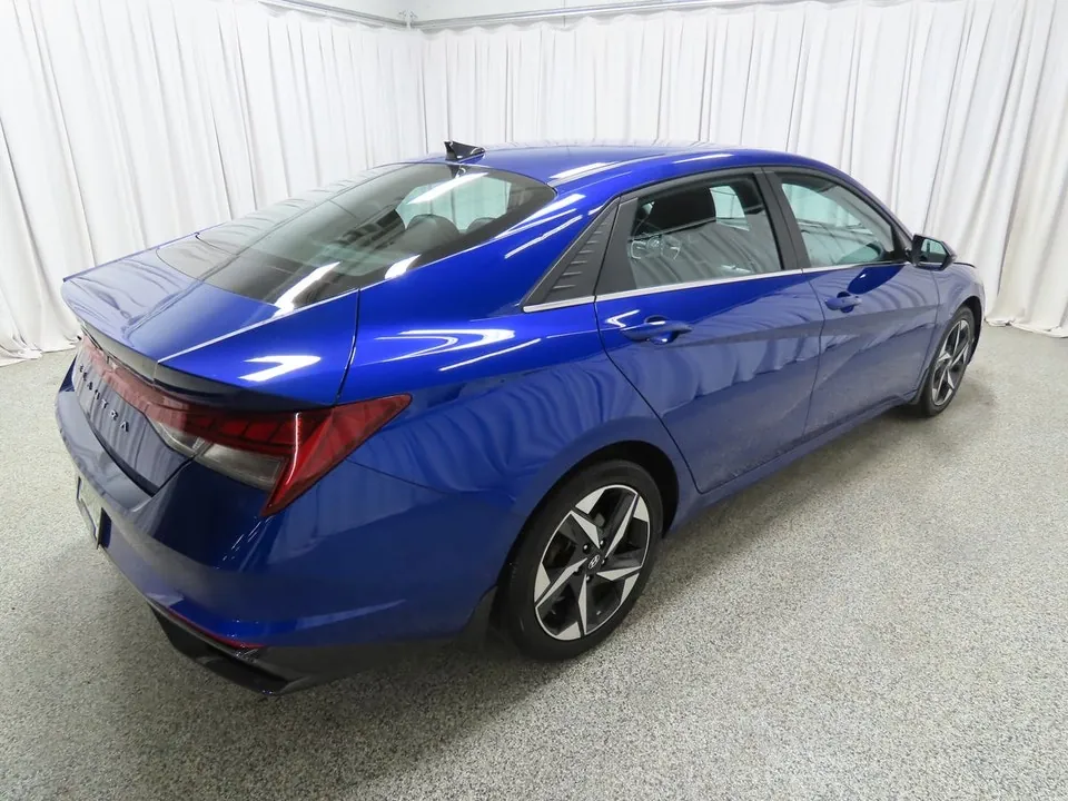 Hyundai Elantra 2023 photo 3