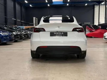 Tesla Model Y 2024 photo 3