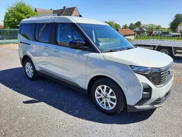 Ford Tourneo Courier 2024 photo 2