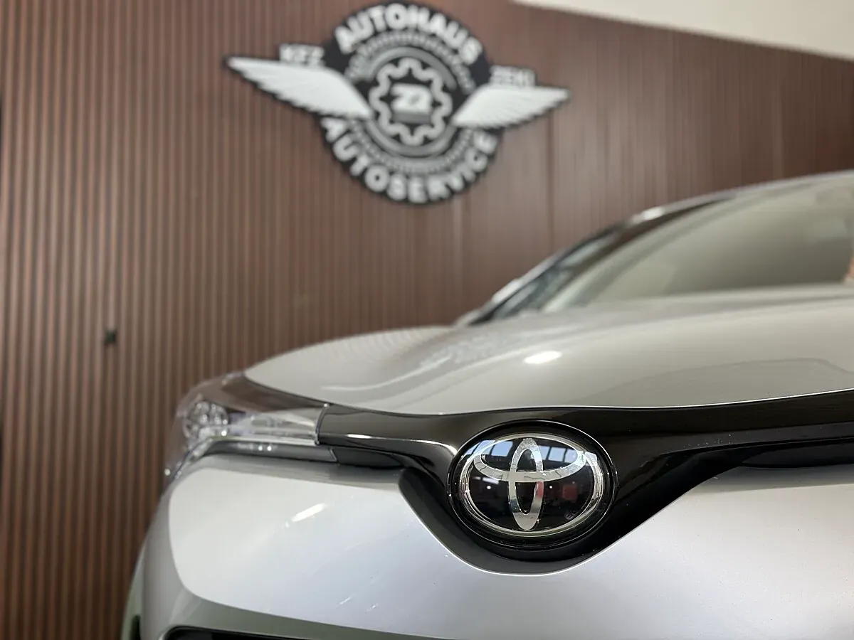 Toyota C-Hr 2017 photo 3