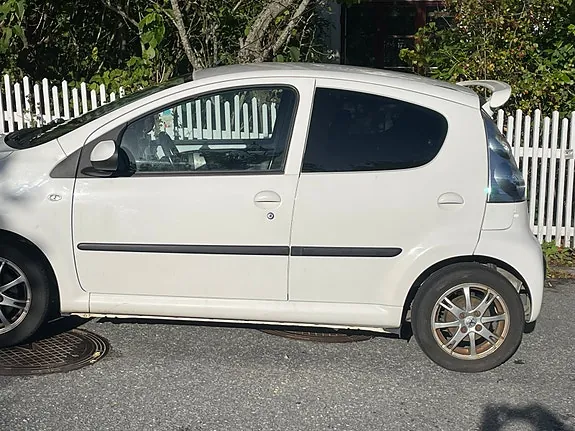 Peugeot 107 2013 photo 3