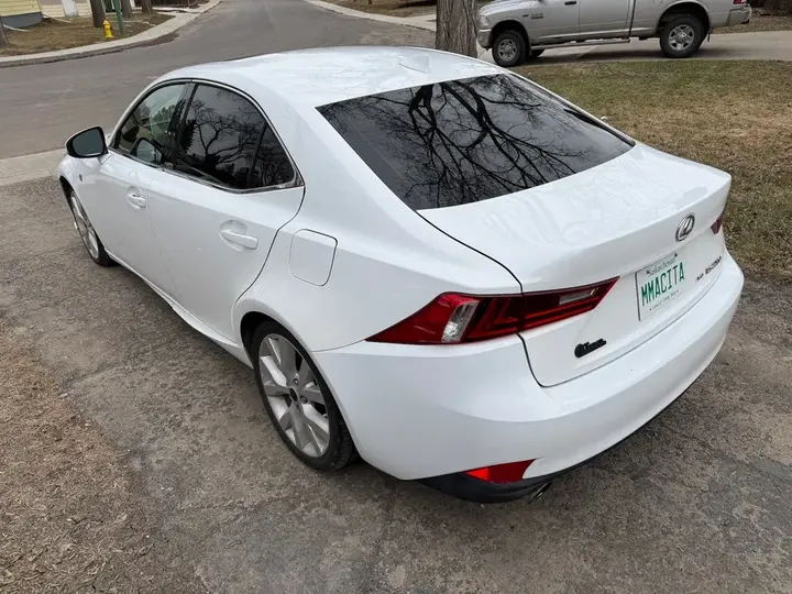 Lexus Is250 2014 photo 2