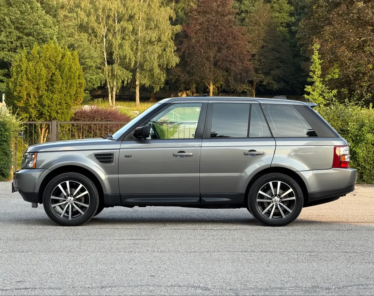 Land Rover Range Rover Sport 2009 photo 3