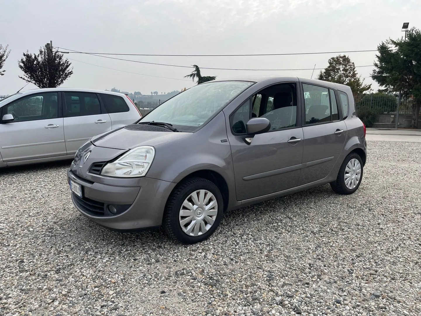 Renault Modus 2011 photo 2