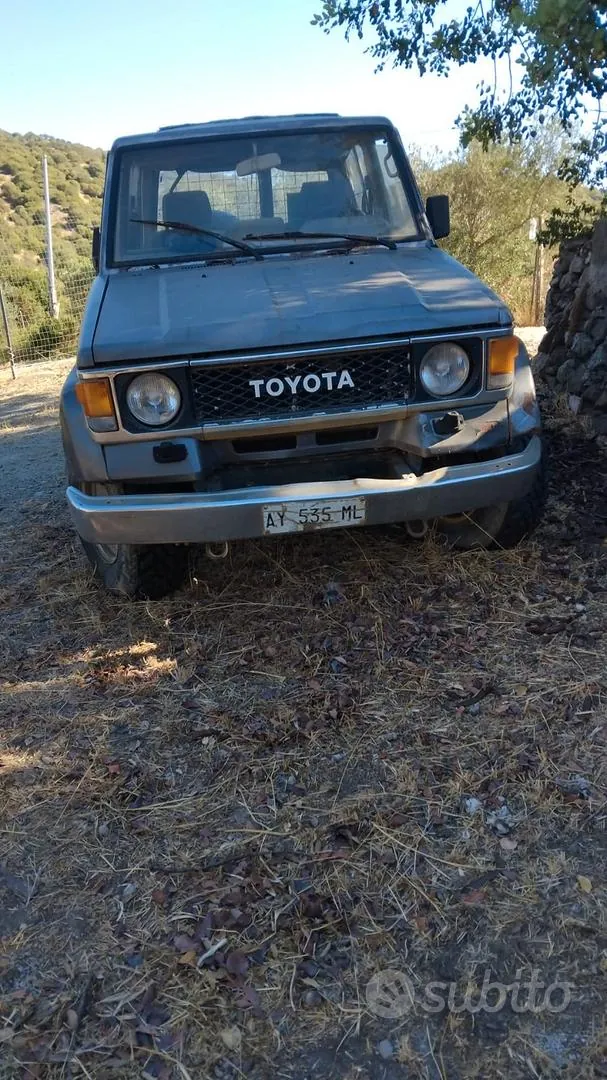 Toyota Land Cruiser 1982 photo 2