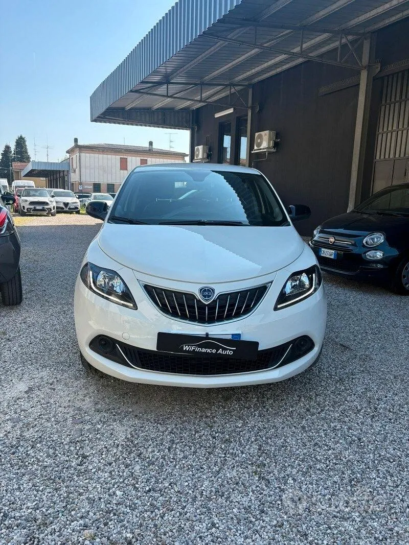 Lancia Ypsilon 2023 photo 2