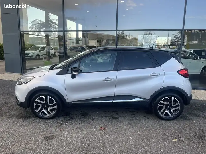 Renault Captur 2016 photo 2