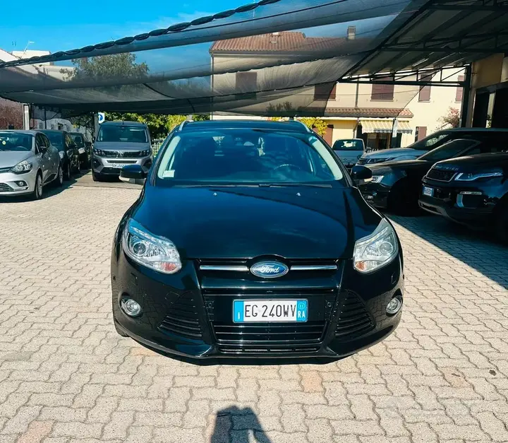 Ford Focus 2011 photo 2