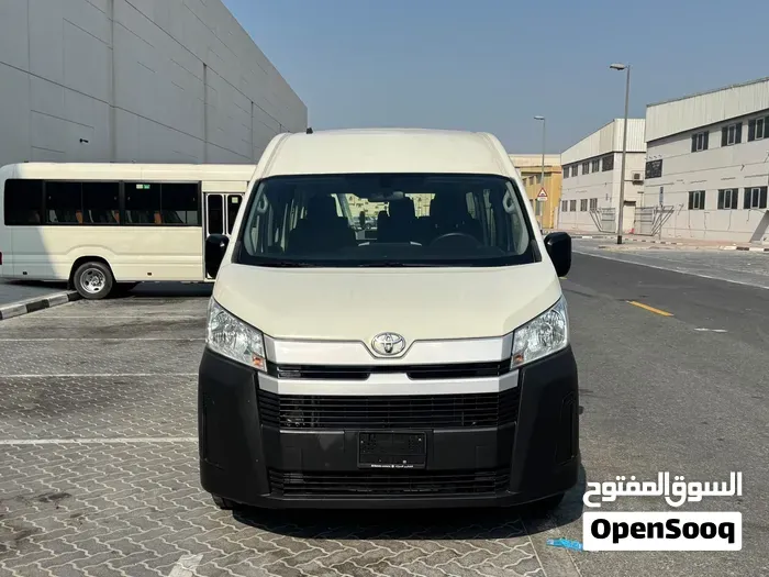 Toyota Hiace 2023 photo 3