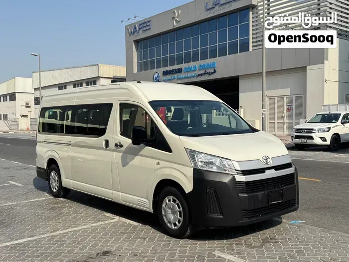 Toyota Hiace 2023 photo 2