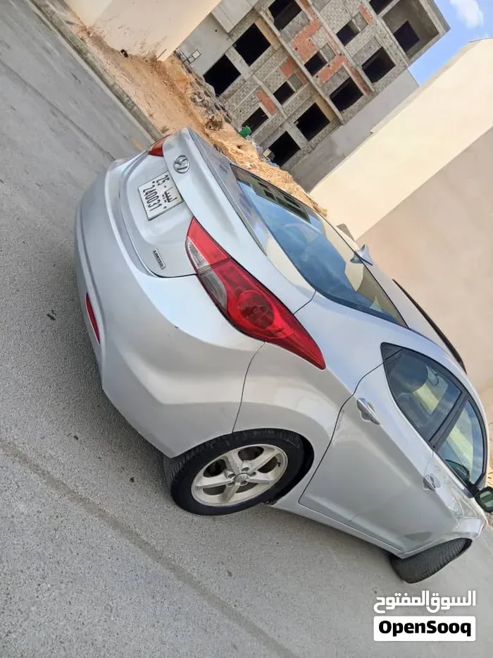 Hyundai Elantra 2013 photo 3