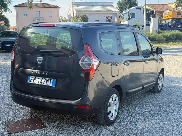 Dacia Lodgy 2012 photo 4