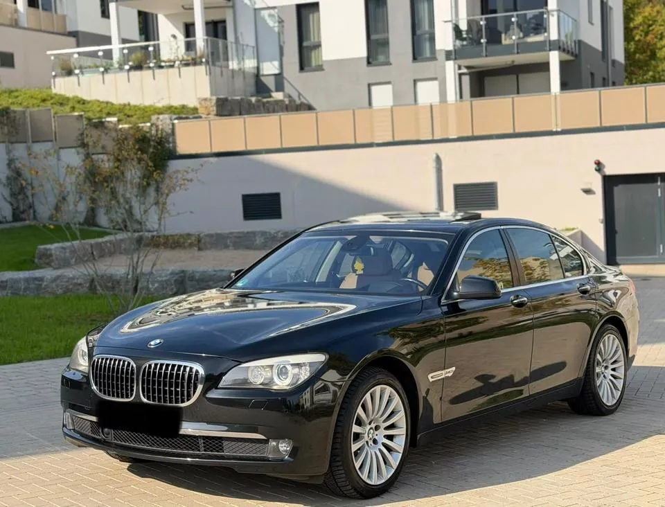 BMW 750I