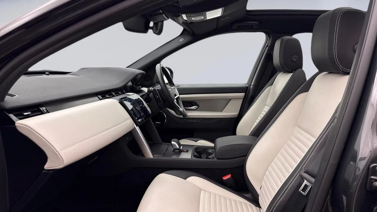 Land Rover Discovery Sport 2025 photo 3
