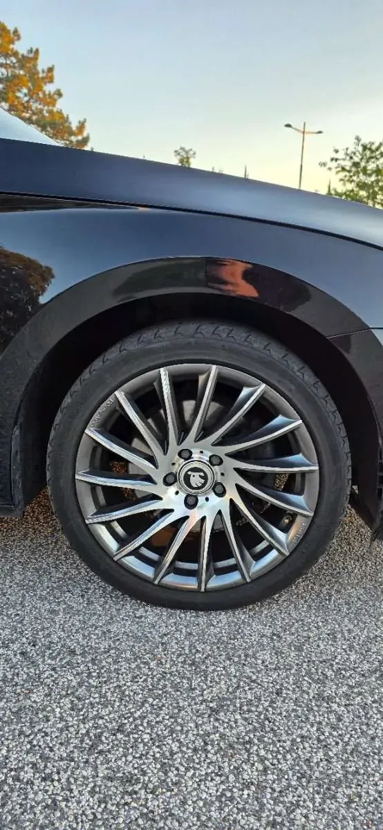 Skoda Superb 2016 photo 2