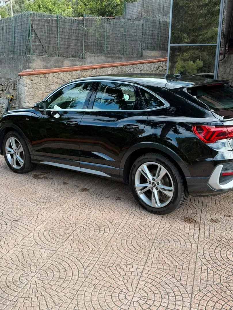 Audi Q3 2022 photo 2