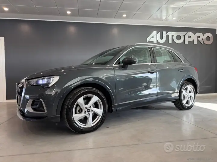 Audi Q3 2022 photo 2