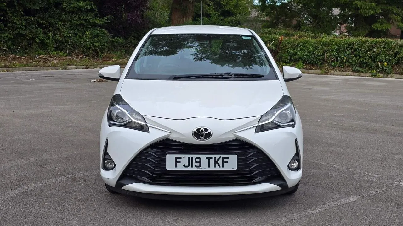 Toyota Yaris 2019 photo 2