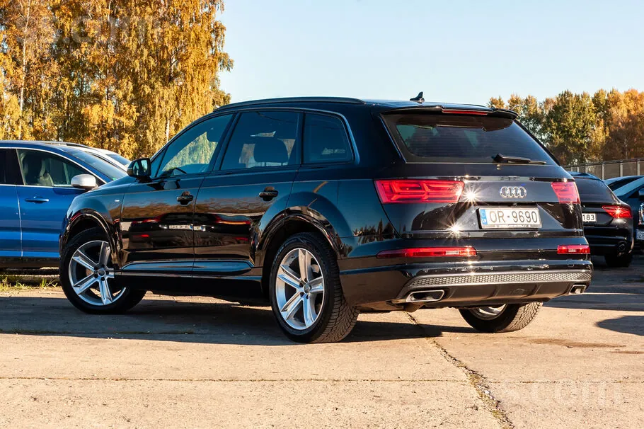 Audi Q7 2019 photo 2