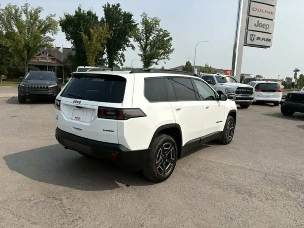 Jeep Cherokee 2026 photo 4