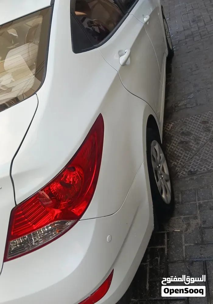 Hyundai Accent 2013 photo 4