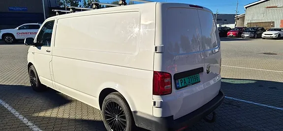 Volkswagen Transporter 2017 photo 2