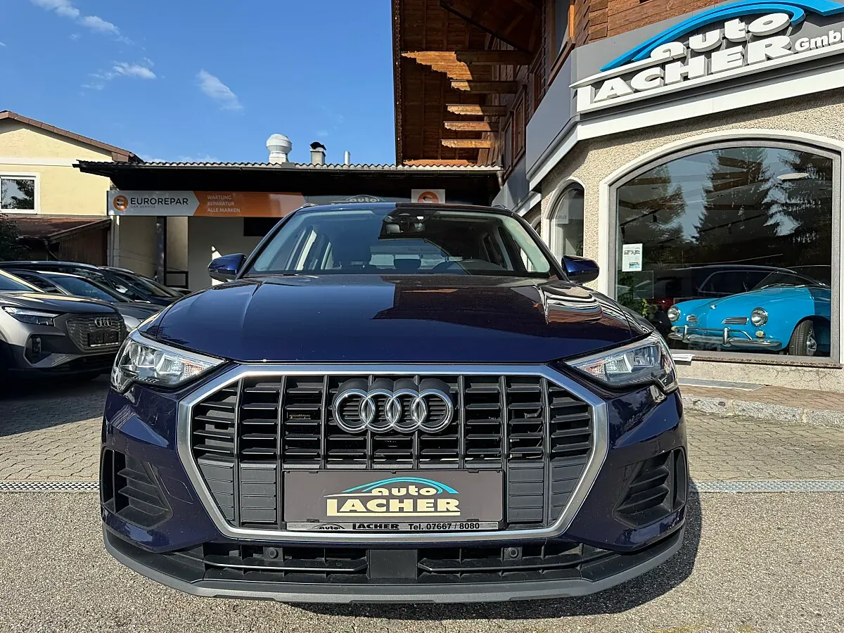 Audi Q3 2021 photo 2