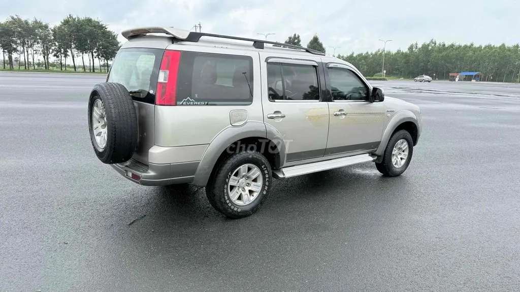 Ford Everest 2007 photo 2